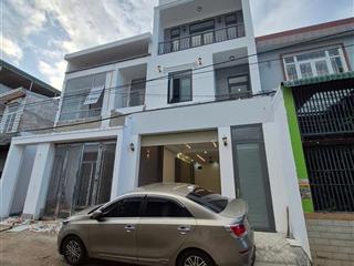 NHÀ MẶT TIỀN NAYDER TRUNG TÂM BMT ĐĂK LĂK
THÔNG TỨ HƯỚNG AMAJHAO ĐINH NÚP
4 TỶ 5 "có