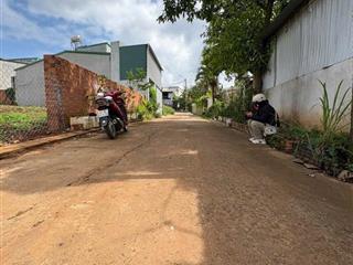 BÁN LÔ ĐẤT SIÊU TO – SÁT CỔNG SAU ĐẠI HỌC TÂY NGUYÊN  4 tỷ 5 
Vị trí cực kỳ đắt giá –