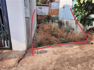 Đất TTTP BMT- hẻm 100 Amakhe cách ngã 6 500m - Oto vào được gần tới đất 
Diện tích: 5 x