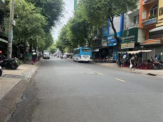 (dt 4.2x17m) với 30 tỷ  nhà mặt tiền kinh doanh  nguyễn duy dương, q5. hđt 30 triệu/tháng