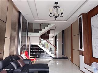 Bán nhà bờ kênh quận 12 hẻm xe tải vô tận nhà. dt 210m2