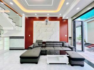 Nhà dt 43m2 giá nhỉnh 5 tỷ. vị trí gần trường đại học nguyễn du