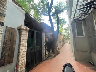 Nhà hiếm hoàng hoa thám  tt ba đình  sát phố văn cao hồ tây  sổ đẹp nở hậu  110m2