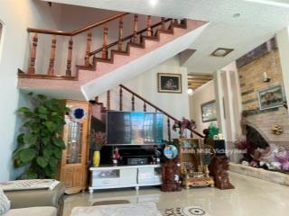 Bán nhà phố trung tâm 183m2 giá 8,6 tỷ phường lâm viên (p8)