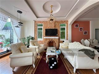 Bán villa 8,9 tỷ  ngay trung tâm đà lạt, cách hồ xuân hương 2km