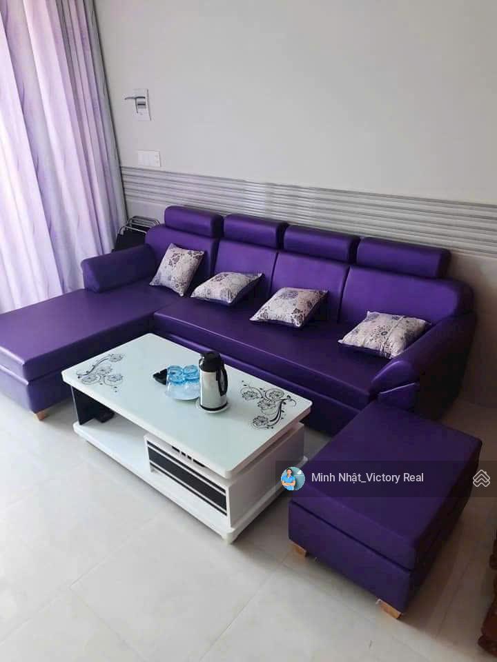 Bán nhà phố 82m2, 6 phòng ngủ, cách hồ xuân hương 1km, đà lạt