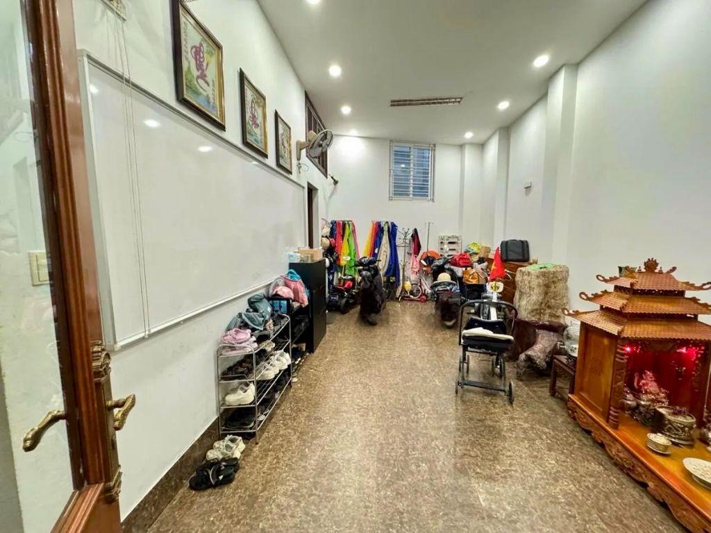 Nhà phân lô Trung Kính - Cầu Giấy, 78m, 3 mặt thoáng, 6 tầng, 4PN, Ngõ Nông, Gara Ô tô, 31.95 tỷ