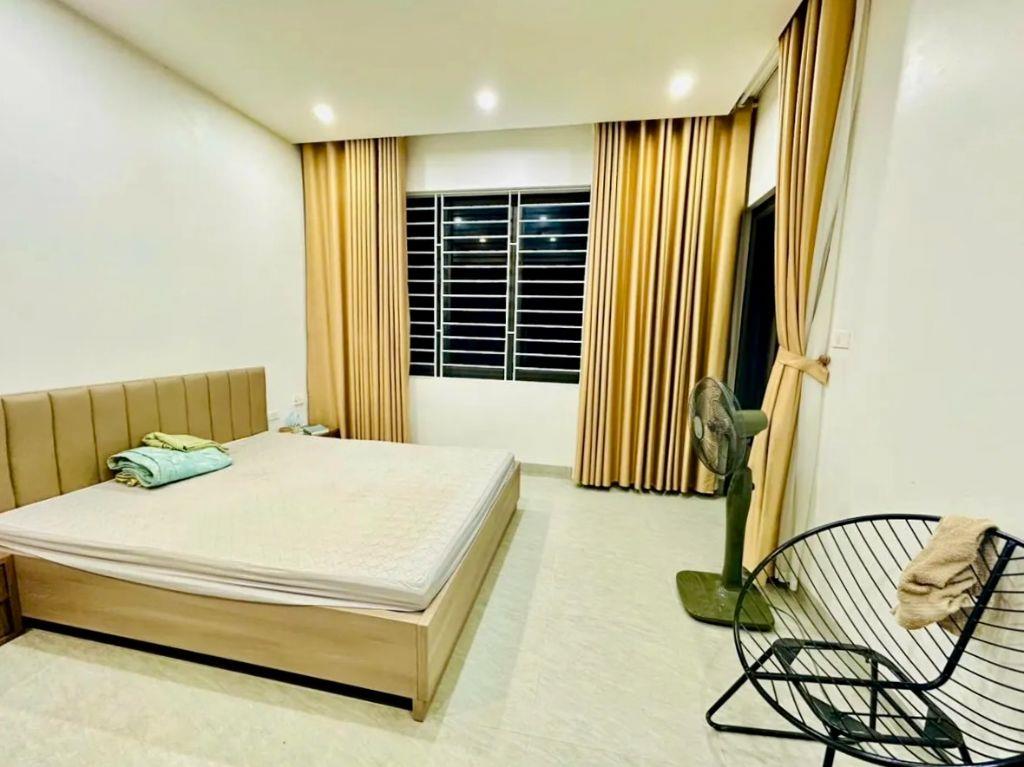 Nhà 59m2 đường Cầu Giấy, Mặt Tiền 6m, Dân Xây 4 Tầng, Ô Chờ Thang Máy, Ngõ Nông Thoáng, Giá 16.5 Tỷ