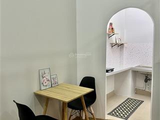 Căn hộ dịch vụ duplex (gác cao) tách bếp, full nội thất cao cấp tại nguyễn kiệm.