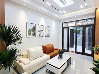 Chủ cần bán gấp trương định  căn góc 40m2  chỉ hơn 6 tỷ
