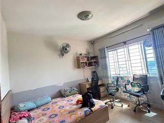 Chung cư 312 lạc long quân, p5, q11 67m2, 2p ngủ, full nt, 9tr/tháng