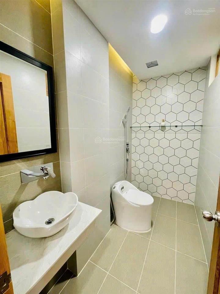 Cho thuê nguyên căn 486/12a phan xích long, phường 3, quận phú nhuận