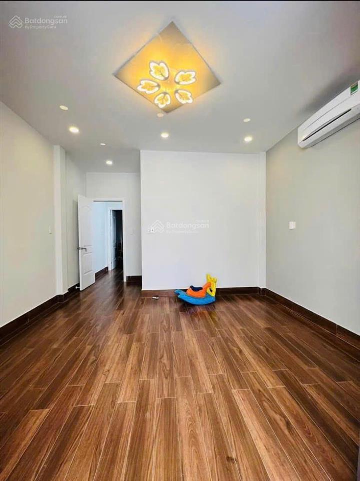 Cho thuê nguyên căn 486/12a phan xích long, phường 3, quận phú nhuận