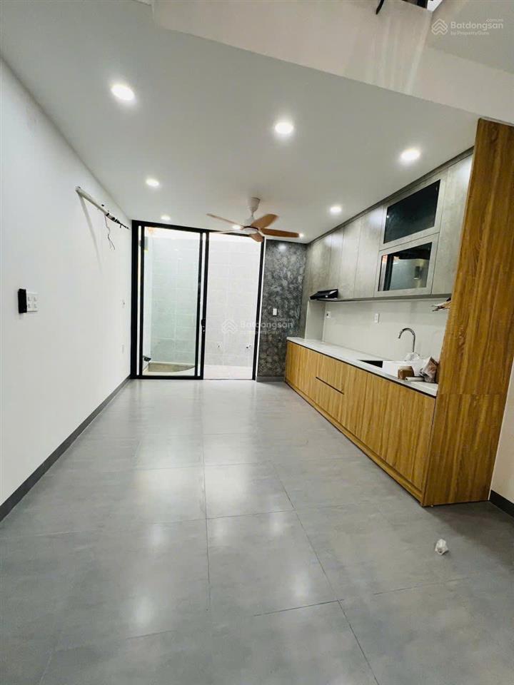 Cho thuê nguyên căn hẻm xe hơi 42/ hoàng hoa thám, phường 7, quận bình thạnh