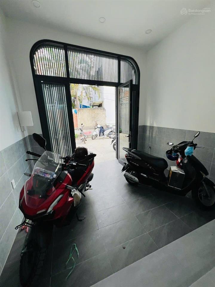 Cho thuê nguyên căn hẻm xe hơi 42/ hoàng hoa thám, phường 7, quận bình thạnh