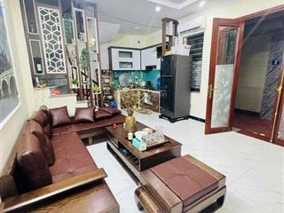 Thạch bàn long biên nhà bán.. gần vườn hoa,chợ ,giao thông thuận tiện