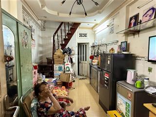 Nhà trung tâm q.1  trần đình xu  đang cho thuê 8tr/ tháng