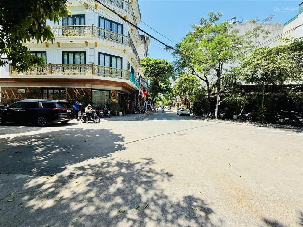 Mặt phố phú diễn  đoạn đẹp nhất, 100m2, mt 7m, 6 tầng thang máy  đại học tnmt  vỉa hè rộng  3x