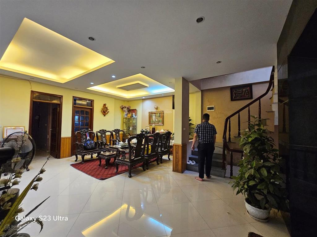 Mặt phố phú diễn  đoạn đẹp nhất, 100m2, mt 7m, 6 tầng thang máy  đại học tnmt  vỉa hè rộng  3x