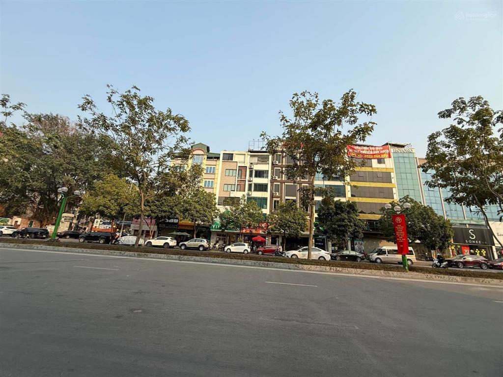 Siêu hiếm, mặt phố nguyễn văn huyên, cây xanh, vỉa hè, cạnh công viên, 90m2, view vườn hoa, 35.5 tỷ