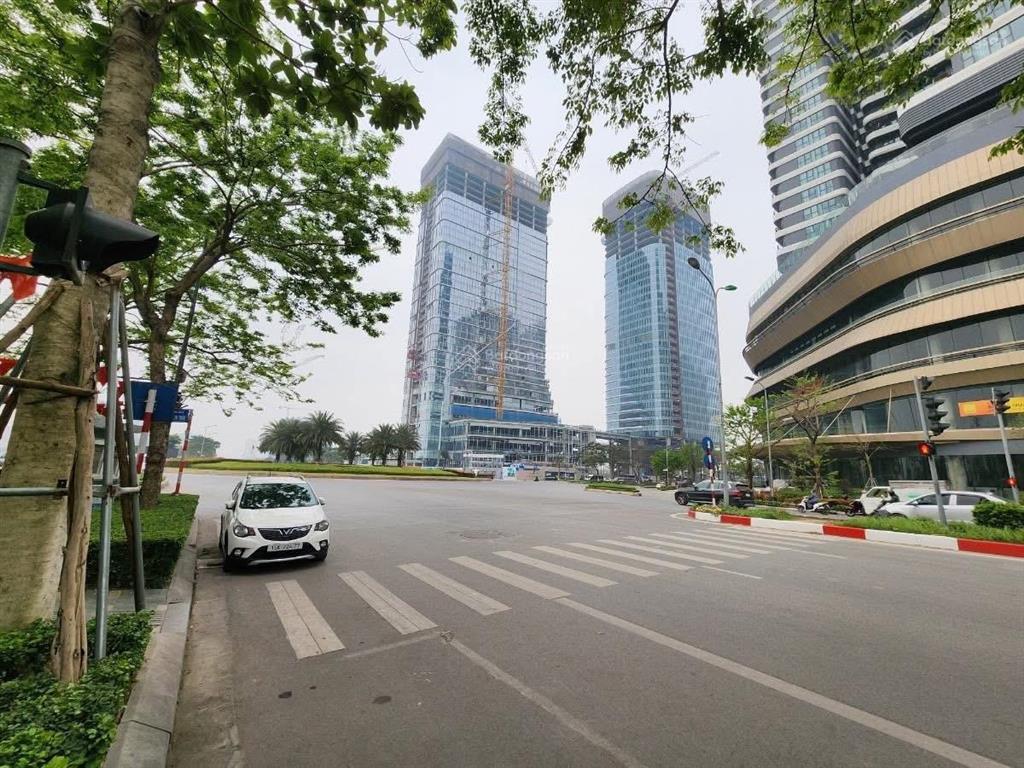 Siêu hiếm, mặt phố nguyễn văn huyên, cây xanh, vỉa hè, cạnh công viên, 90m2, view vườn hoa, 35.5 tỷ