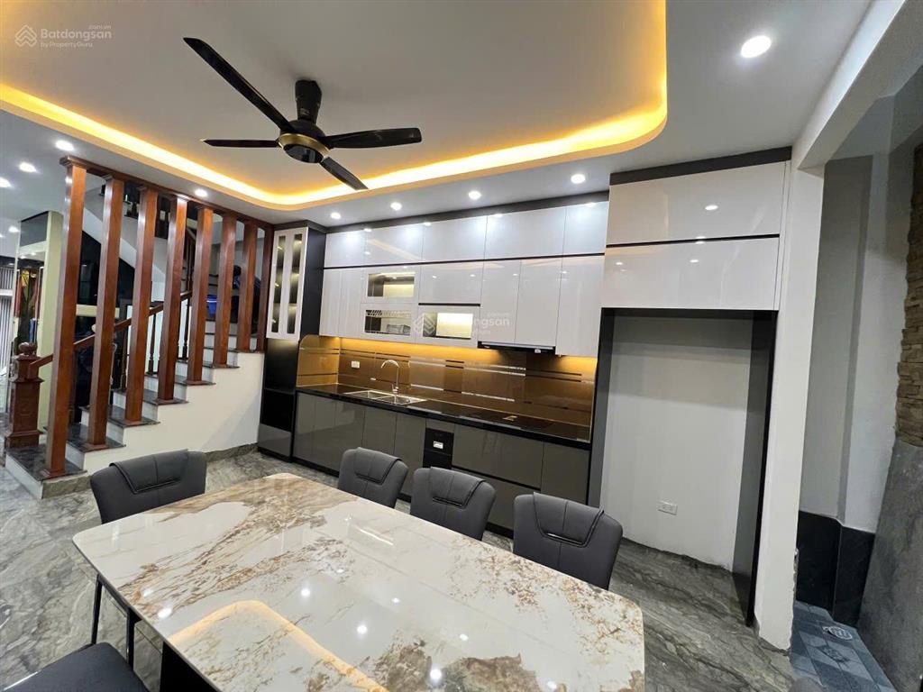 Bán nhà 6 tầng có thang máy gần vành đai 2.5 ô tô để trong nhà