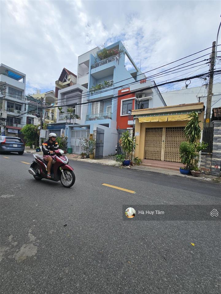 Gấp! bán nhà mặt tiền dân chủ, hiệp phú chỉ 9,5 tỷ