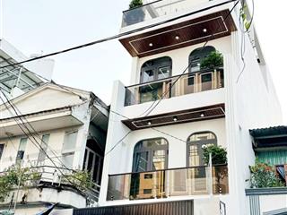 Tôi cần bán gấp nhà đường kỳ đồng  q3, 82m2. đang cho thuê 33 tr/th. gần bv tai mũi họng