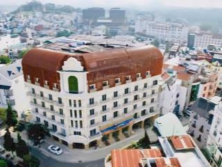 Bán khách sạn vip trung tâm tp đà lạt (2 hầm + 5 tầng)  đang cho thuê 1.5 tỷ/tháng  bán 348 tỷ