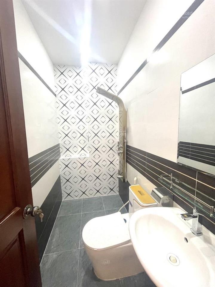 Bán nhà mặt tiền kinh doanh 4 tầng đường số 8 gần công viên làng hoa 62m2( 4x 16) sổ hồng riêng