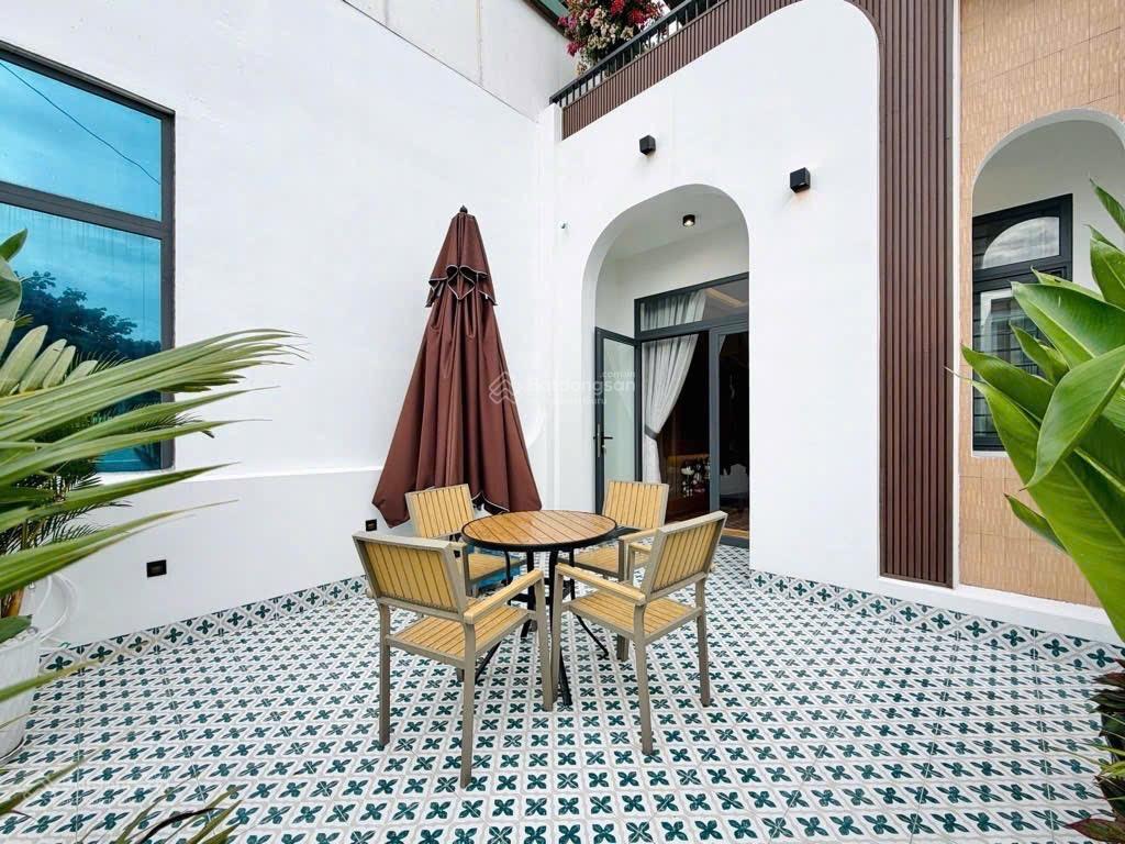 Bán nhà mặt tiền 3 tầng 100m2 ( 4,3 x 23,5) nguyễn duy cung p12 sổ hồng riêng