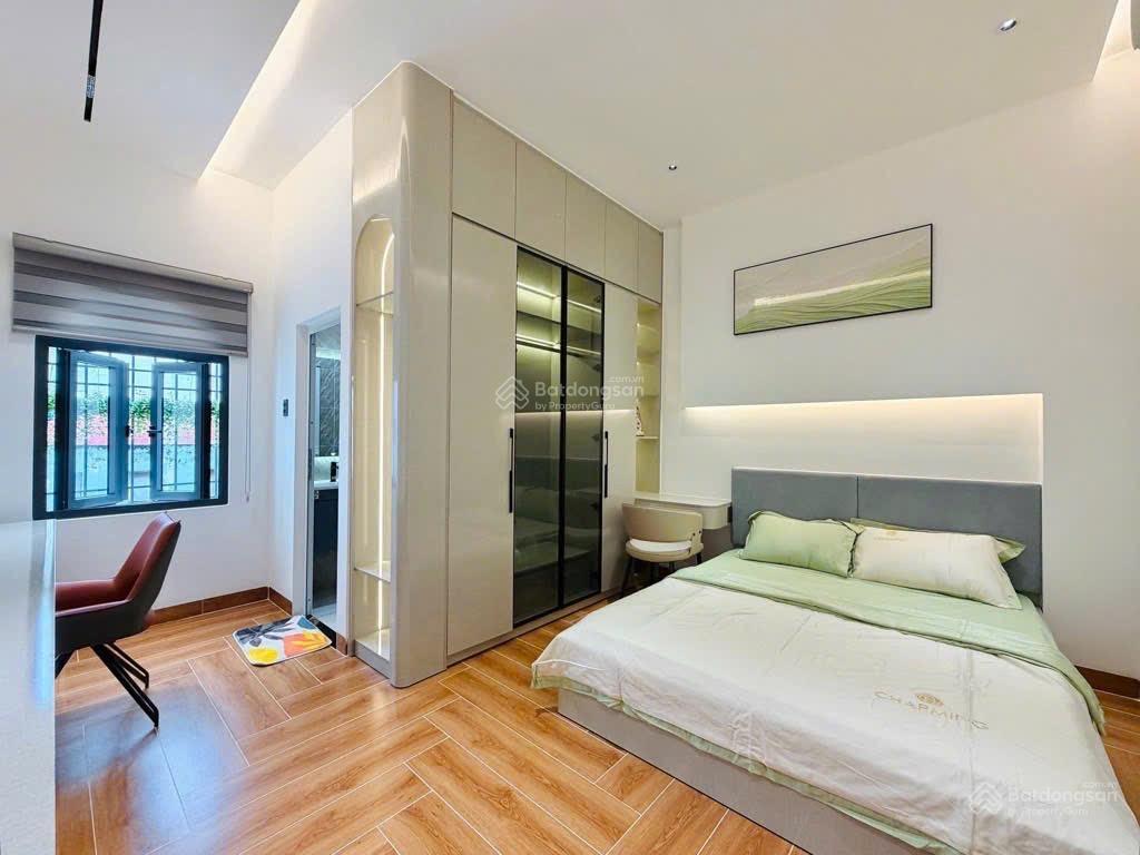 Bán nhà mặt tiền 3 tầng 100m2 ( 4,3 x 23,5) nguyễn duy cung p12 sổ hồng riêng