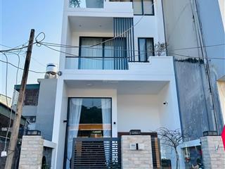Gia đình tôi cần bán gấp nhà đường 3/2, phường 8,quận 11 dt 68,8m² giá3tỷ4 hợp đồng thuê 18 triệu