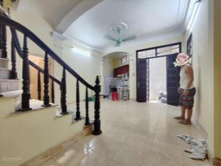Cho thuê riêng phố đội cấn, ba đình, 38m2, 3 tầng, ở luôn, 9 triệu