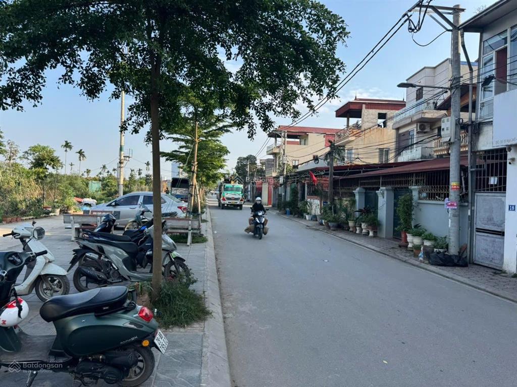Cần bán 50m mặt đường kinh doanh đa tốn bát tràng tp hà nội , đường 17m ( không có lô thứ hai)