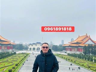 Khách sạn chính chủ 6 tầng  xe hơi ngủ trong nhà. thông số đẹp, hiếm  ngang 9m  vị trí quận 2.