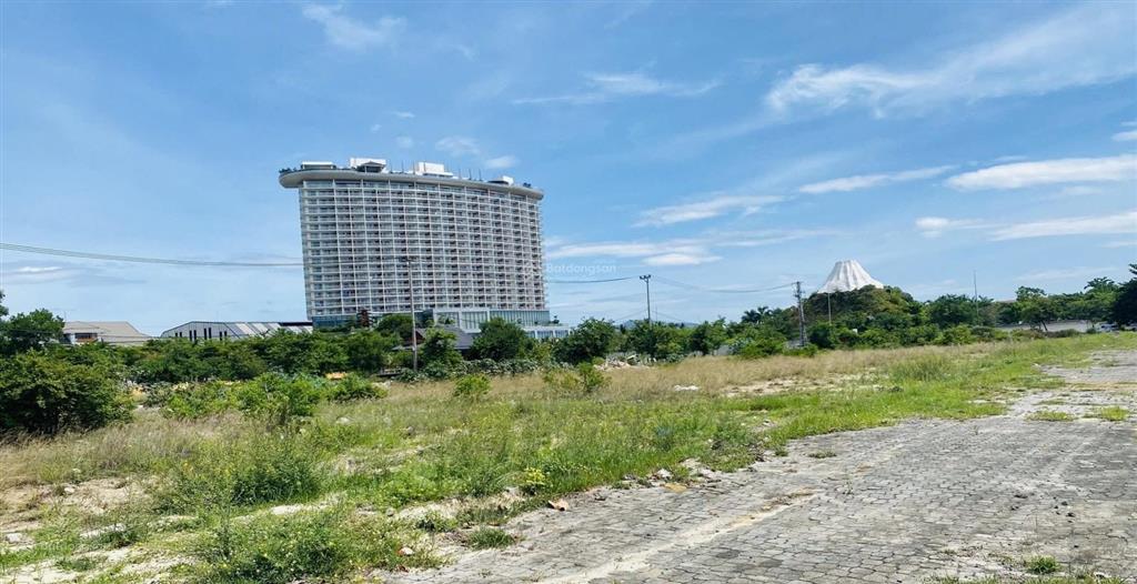 Bán lô đất góc 2.379m mặt tiền biển nguyễn tất thành liên chiểu đà nẵng
