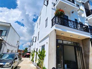 Nhà góc 3 mặt tiền kênh nước đen, bình hưng hoà a, bình tân. kinh doanh tốt