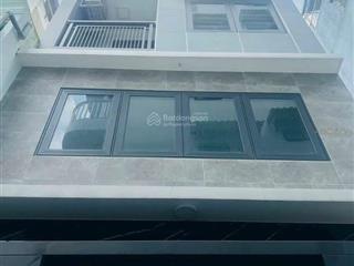 Rẻ bất ngờ nhà phan văn trị, phường 5, gò vấp  giá 4 tỷ 050. dt 57,2m2 (4,4 x 13 ) sổ riêng