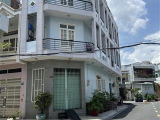 Bán nhà hai mặt tiền hẻm 8 đến 10 m