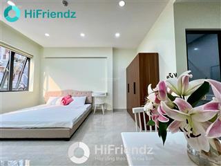 Phòng studio cửa sổ trời mát mẻ thoáng