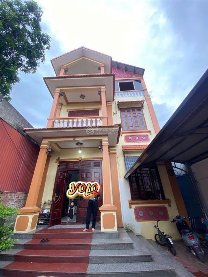 Chính chủ bán gấp dt 176m2, tặng nhà 3 tầng, 5 phòng ngủ rộng. đẹp như mới