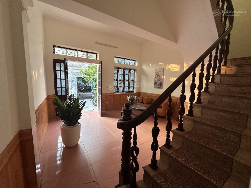 Bán đất tặng nhà 2 tầng ở ngay trung tâm quang minh