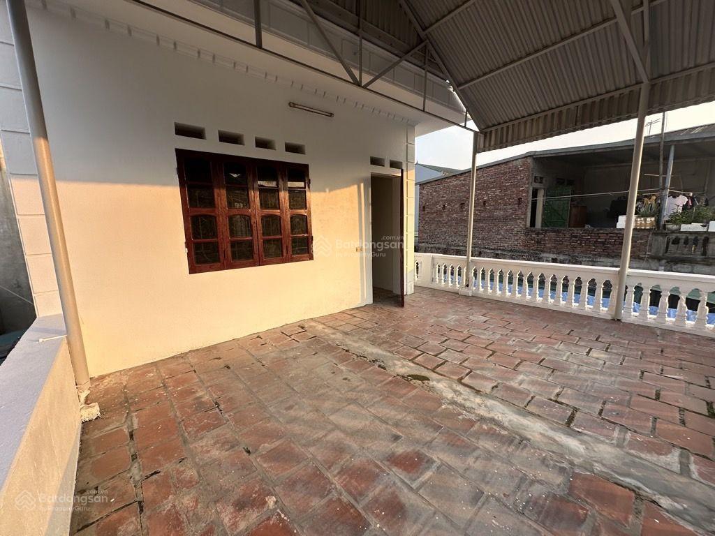 Bán đất tặng nhà 2 tầng ở ngay trung tâm quang minh