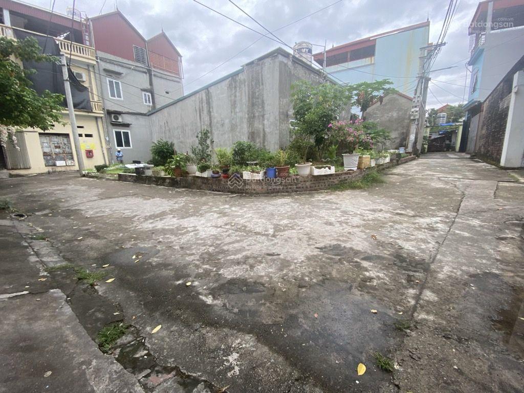 Cần tiền bán rẻ  chính chủ bán gấp, đất vàng lô góc quang minh, mê linh