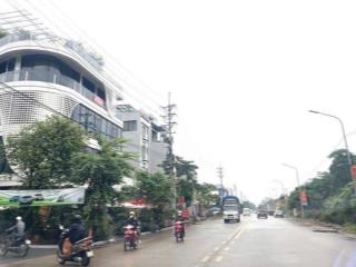 Hơn 3 tỷ xíu . 43 m2 . tặng nhà 2 tầng rưỡi . cạnh chợ chi đông , quang minh