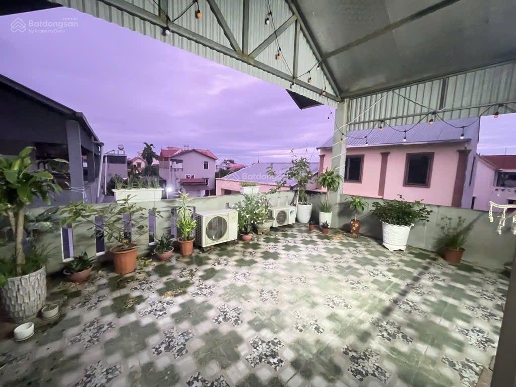 Chính chủ bán hơn 3 tỷ xíu, 43 m2. tặng nhà 2 tầng rưỡi. cạnh chợ chi đông, quang minh