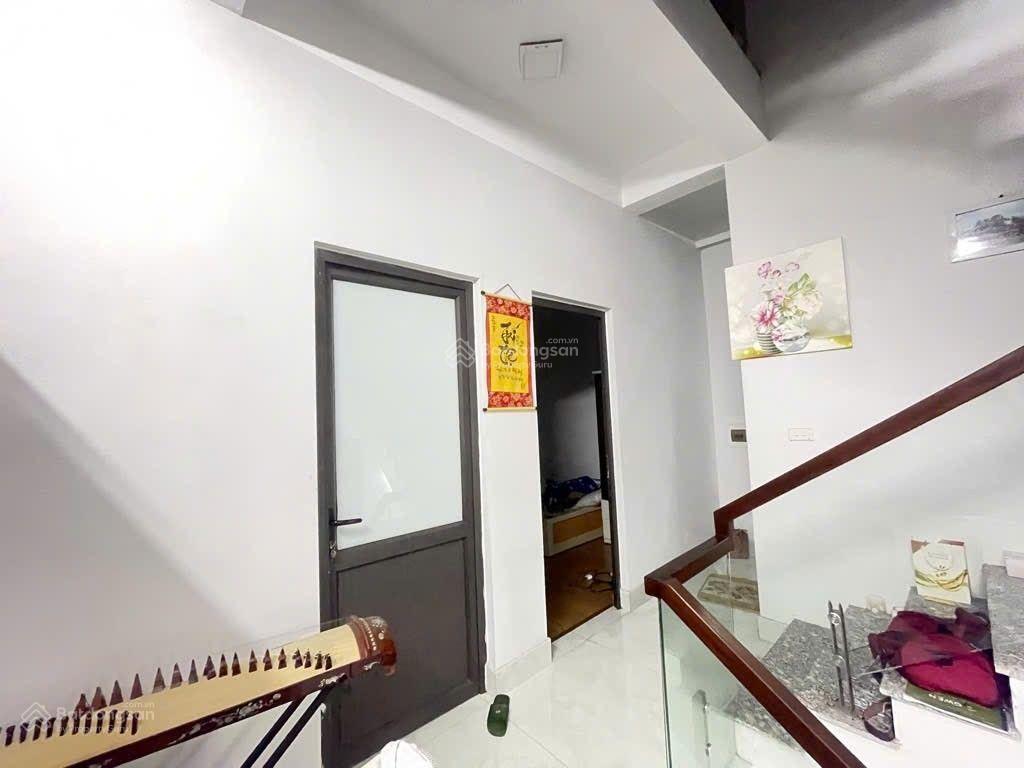 Chính chủ bán hơn 3 tỷ xíu, 43 m2. tặng nhà 2 tầng rưỡi. cạnh chợ chi đông, quang minh