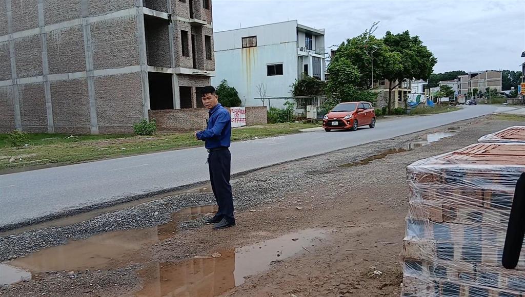 Đất kinh doanh , siêu đẹp siêu hiếm . chính chủ cần tiền . bán gấp .