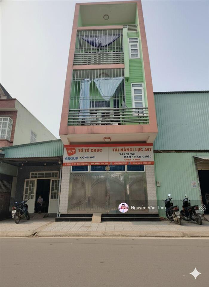 Chính chủ bán gấp, bán rẻ, siêu hiếm. nhà 3 tầng 1 tum, quang minh . thương lượng mạnh